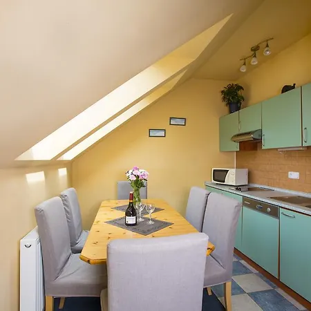 Apartment Yellow *