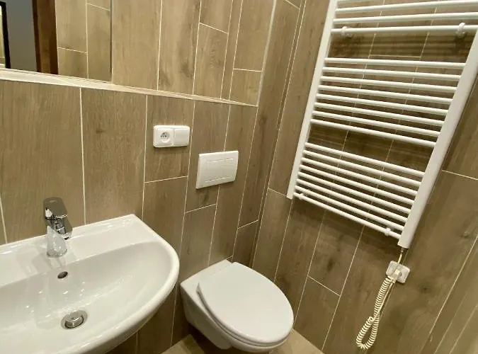 Yellow Apartman